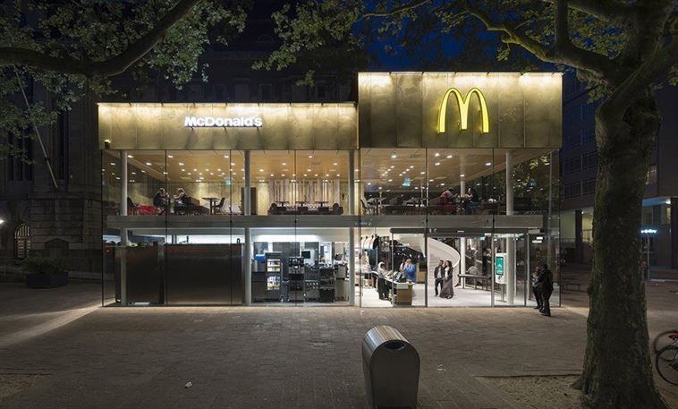 Contemporary-McDonalds-by-Mei-Architects-Photography-by-Jeroen-Musch-7-960x579