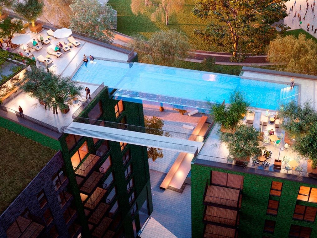 3050151-inline-i-2-floating-above-london-this-invisible-pool-lets-you-swim-laps-in-the-sky-copy