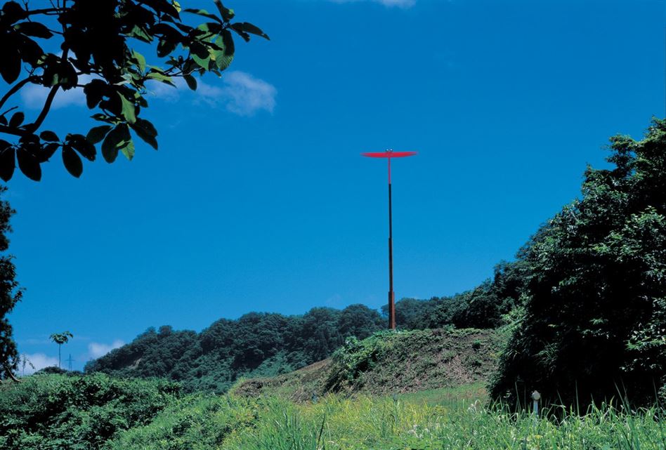Shintaro Tanaka (Japan), The ○△□ Tower and the Red Dragonfly, 2000–ongoing. Photo by Anzai