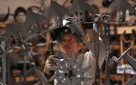 dylan_welding-large_transtgqb12khxxqcrwntzkx0nwgwqwm85jewpgvhfb46ttg