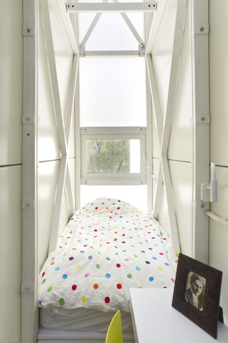 dezeen_Keret-House-by-Jakub-Szczesny_6