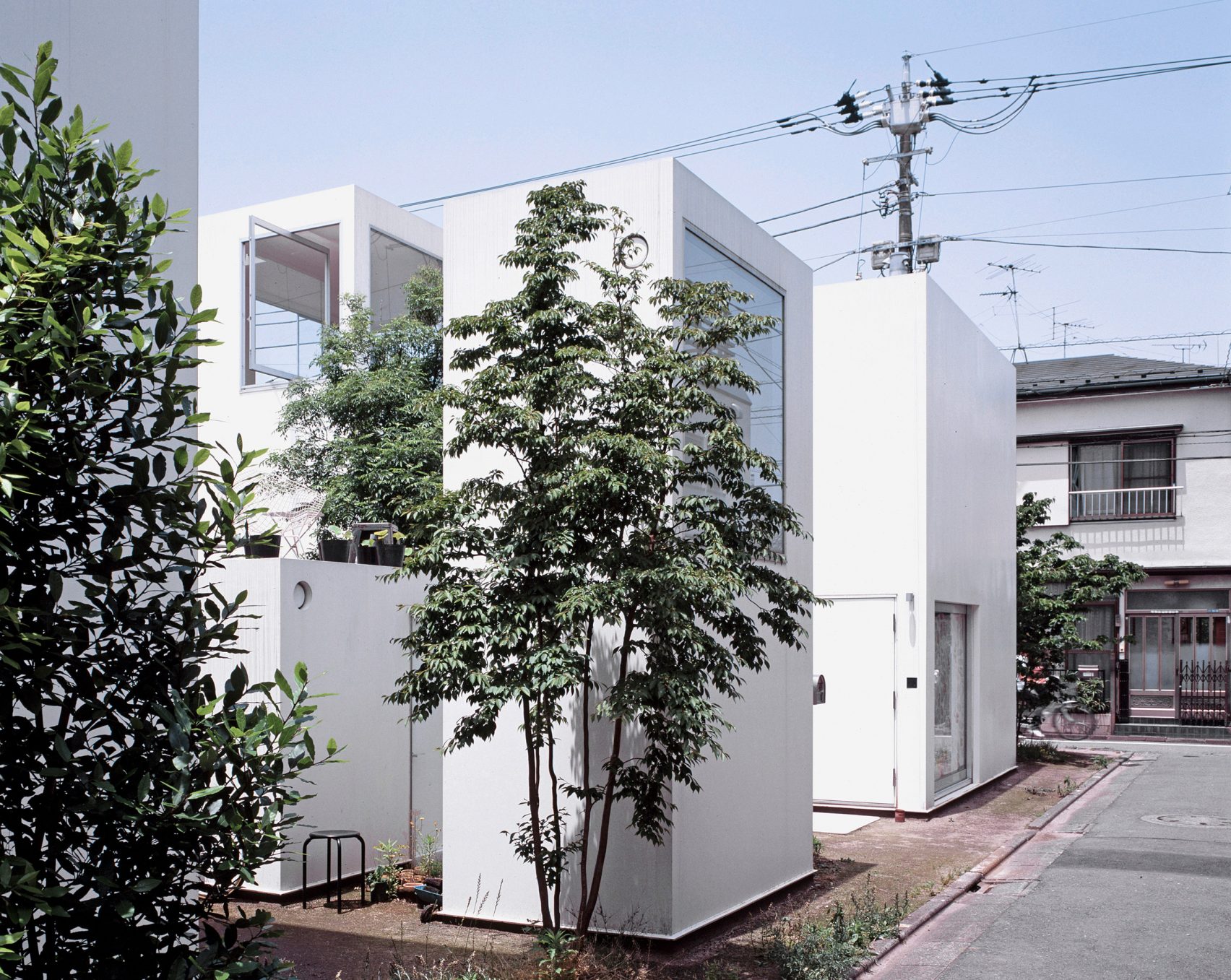 moriyama-house-photos-edmund-sumner-architecture-photography-residential-japan_dezeen_2364_col_1-1704x1357