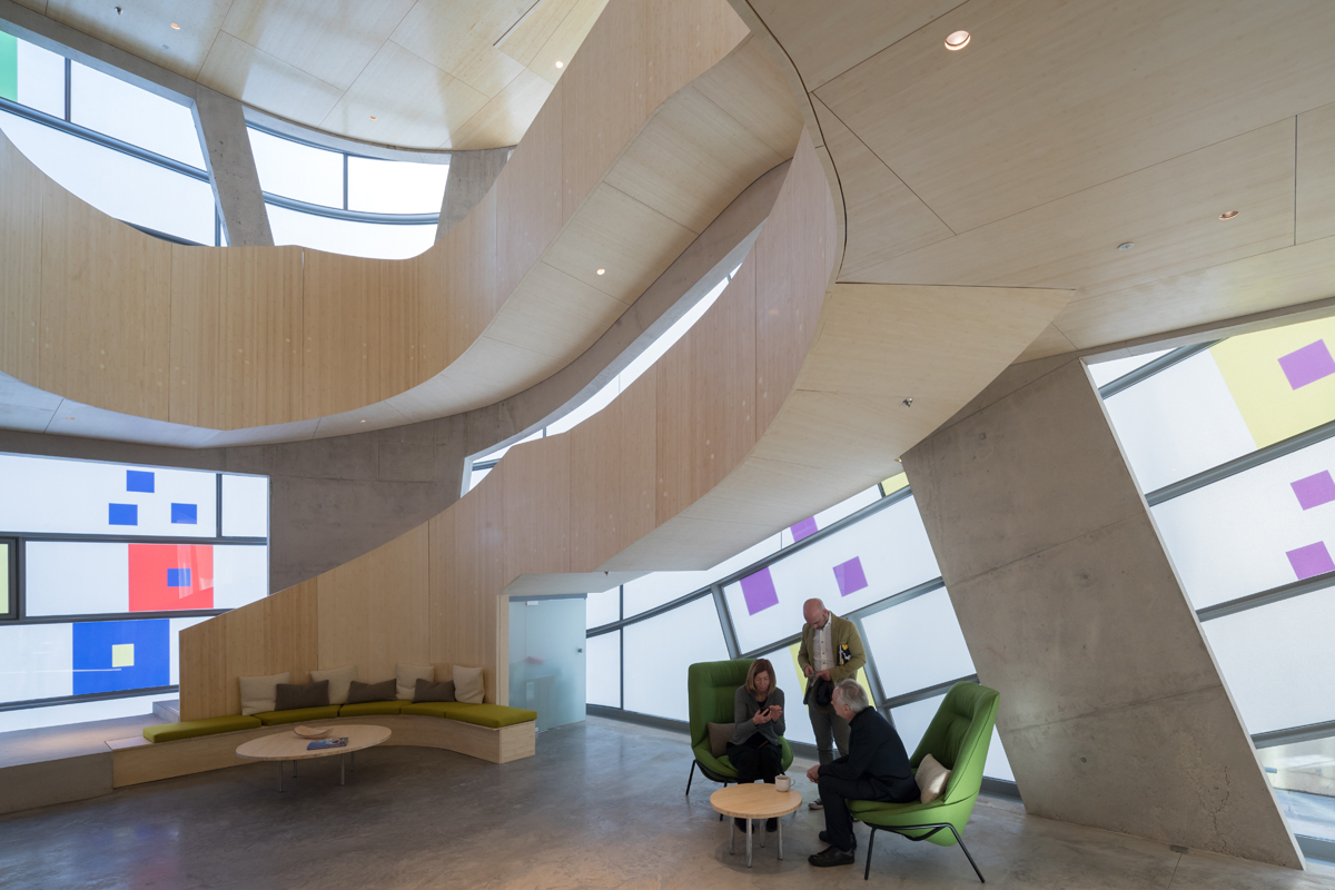 Steven-Holl-Architects-Barts-Hospital-Maggie’s-Centre-ph-Iwan-Baan-10