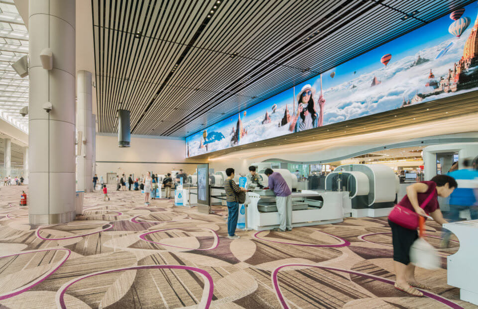 Moment-Factory-Changi-Airports_Terminal-4_Theatre_of_experience-15-WS-960x621