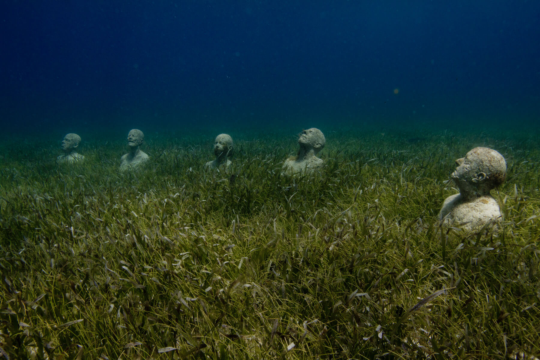 Jason-deCaires-Taylor-The-Anchors-underwater-sculpture