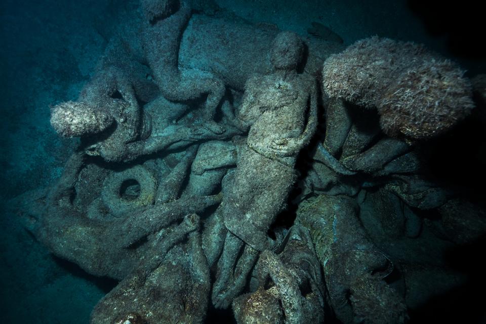 Museo-Atlantico_Lanzarote_growth_night_05745_Jason-deCaires-Taylor_Sculpture