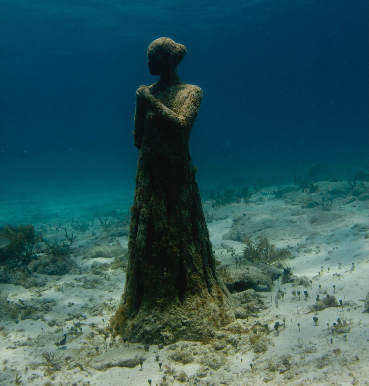 Void-Underwater-scupture-Jason-DeCaires-Taylor-e1438384355482