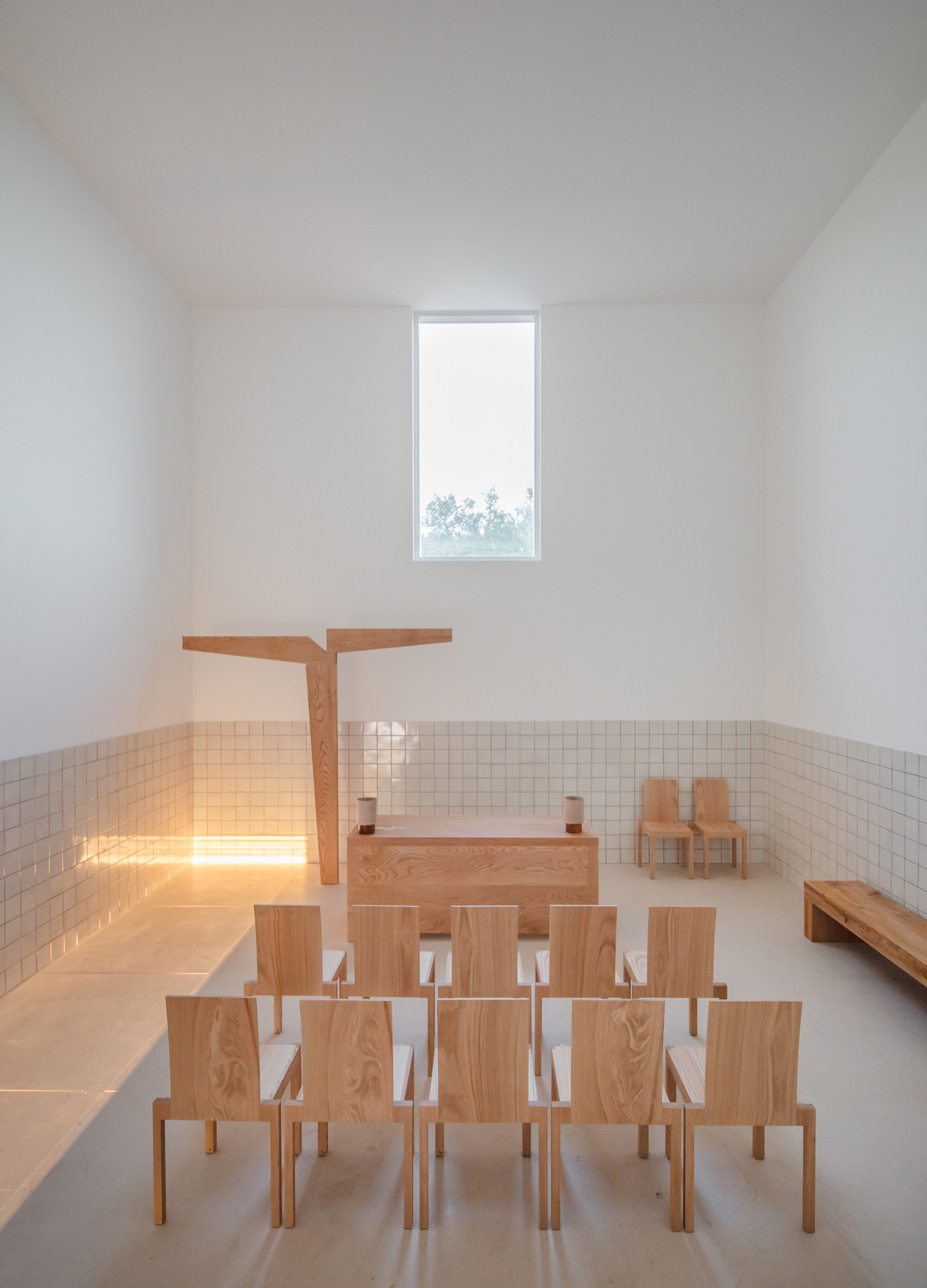 alvaro-siza-viera-capela-do-monte-chapel-algarve_dezeen_2364_col_14