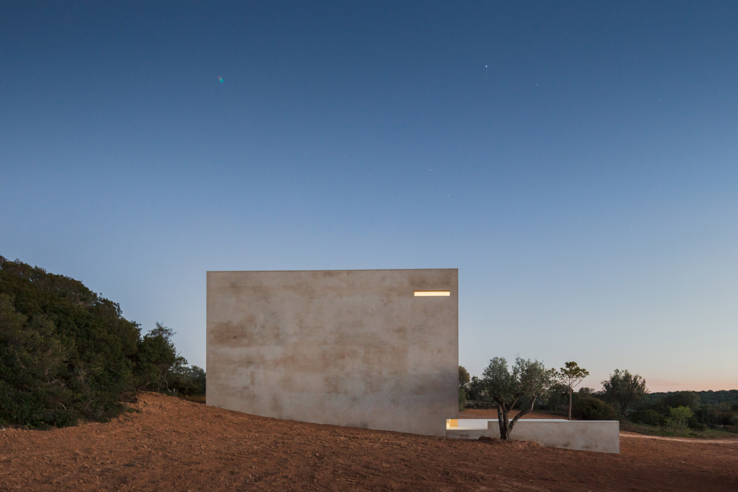 alvaro-siza-viera-capela-do-monte-chapel-algarve_dezeen_2364_col_19