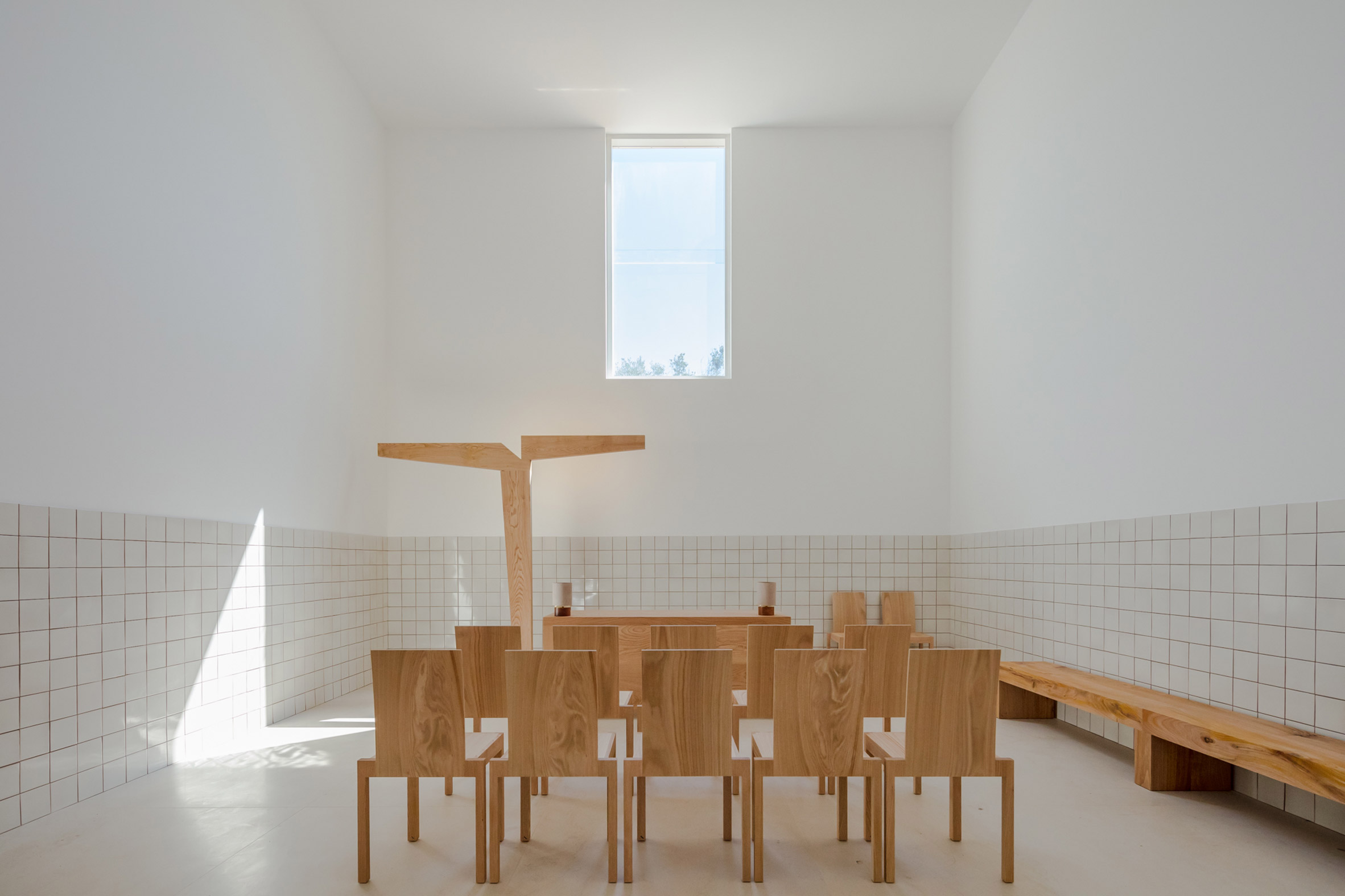 alvaro-siza-viera-capela-do-monte-chapel-algarve_dezeen_2364_col_6