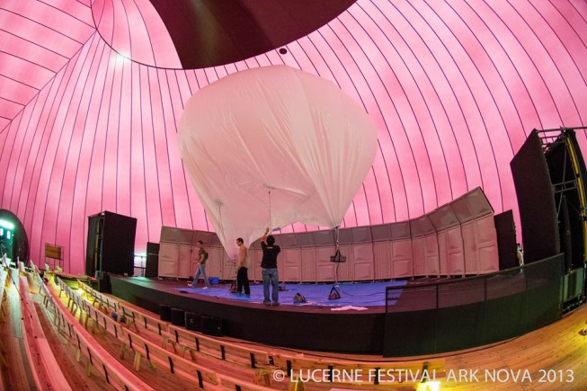 arc-nova-inflatable-concert-hall-3-653x435