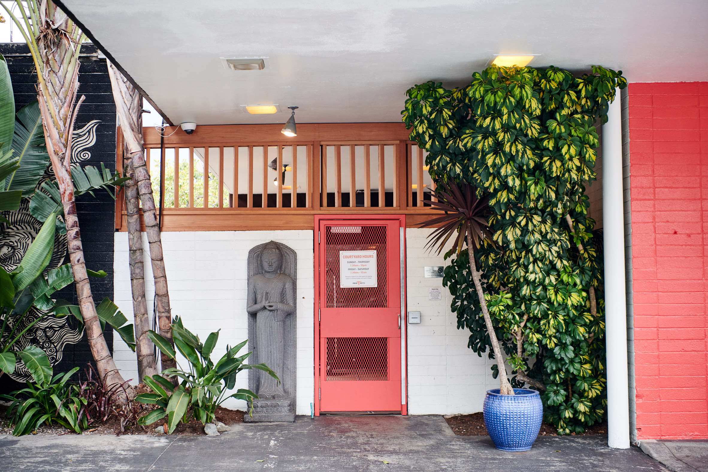 phoenix-hotel-liz-lambert-interiors-renovation-san-francisco-california-usa_dezeen_2364_col_1