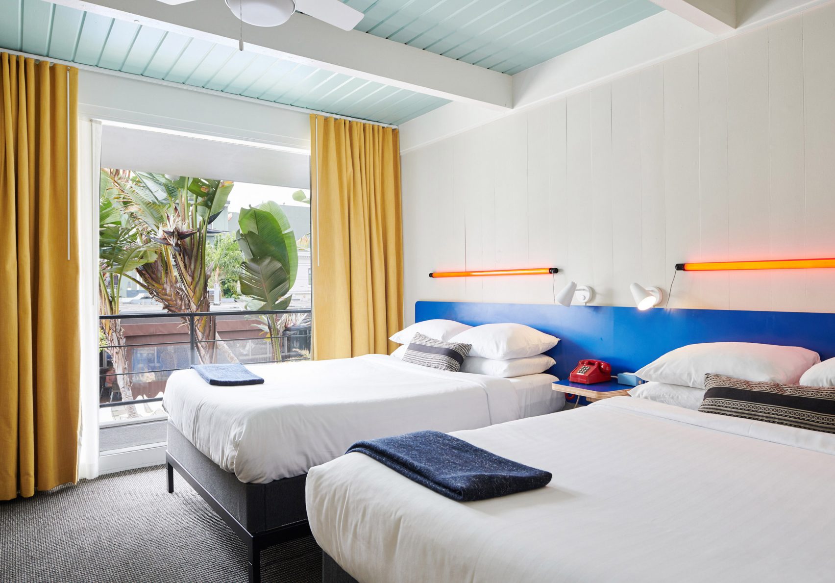 phoenix-hotel-liz-lambert-interiors-renovation-san-francisco-california-usa_dezeen_2364_col_10-1704x1189