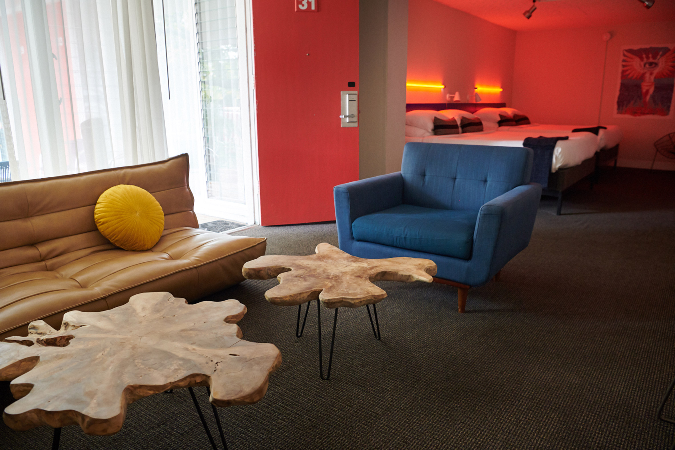 phoenix-hotel-liz-lambert-interiors-renovation-san-francisco-california-usa_dezeen_2364_col_12