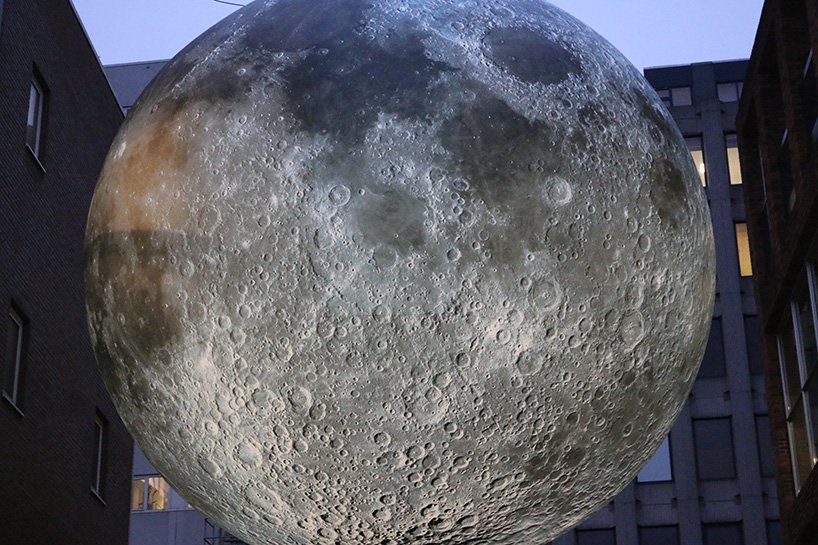 luke-jerram-museum-of-the-moon-designboom-011