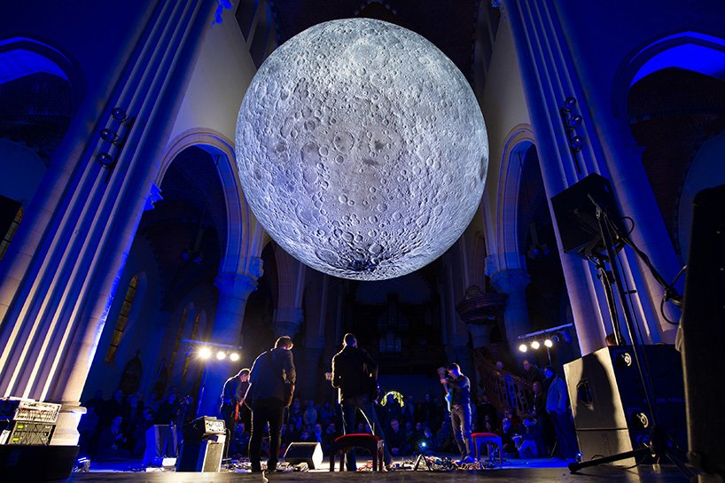 luke-jerram-museum-of-the-moon-designboom-015