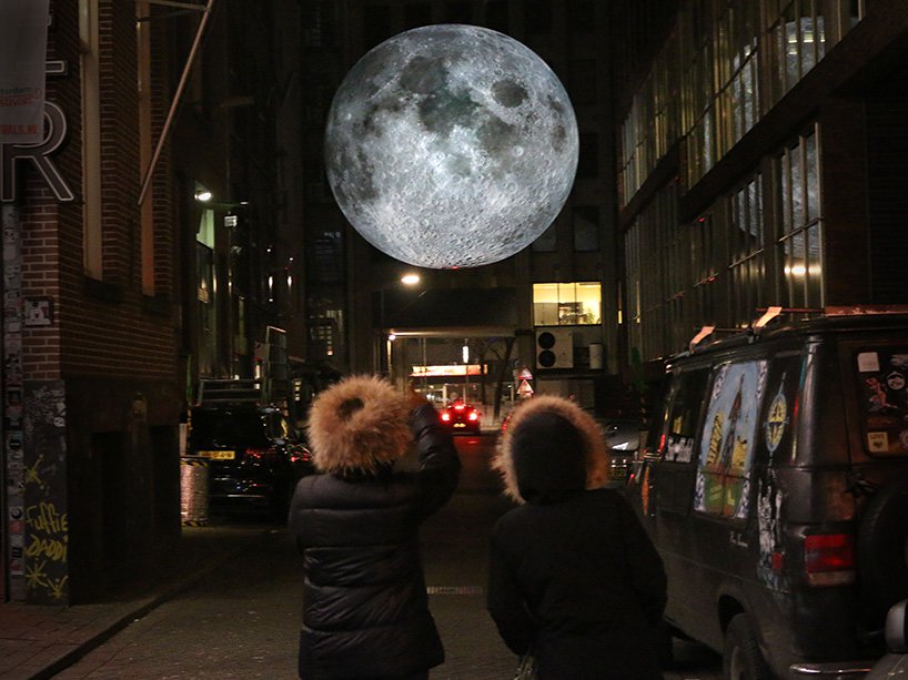 luke-jerram-museum-of-the-moon-designboom-09