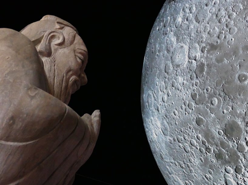 luke-jerram-museum-of-the-moon-designboom-6