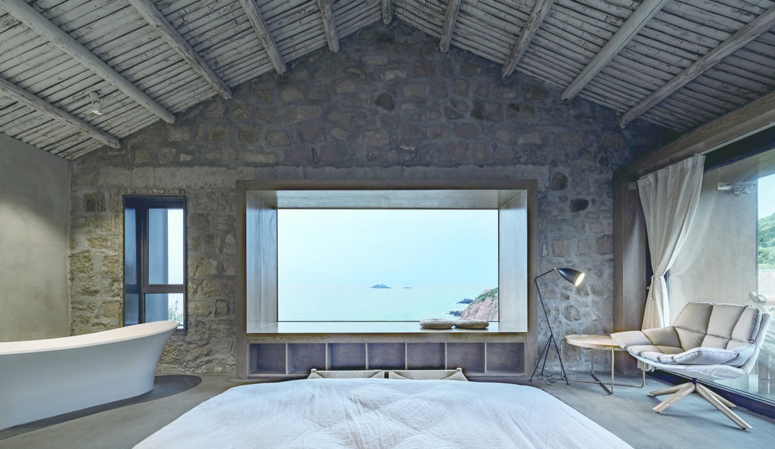 the-master-bedroom-overlooks-panoramic-views-of-the-east-china-sea