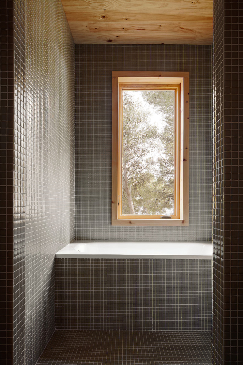 Two-Cork-Houses-Palafrugell-Costa-Brava-by-Lopez-Rivera-Architects-Yellowtrace-09