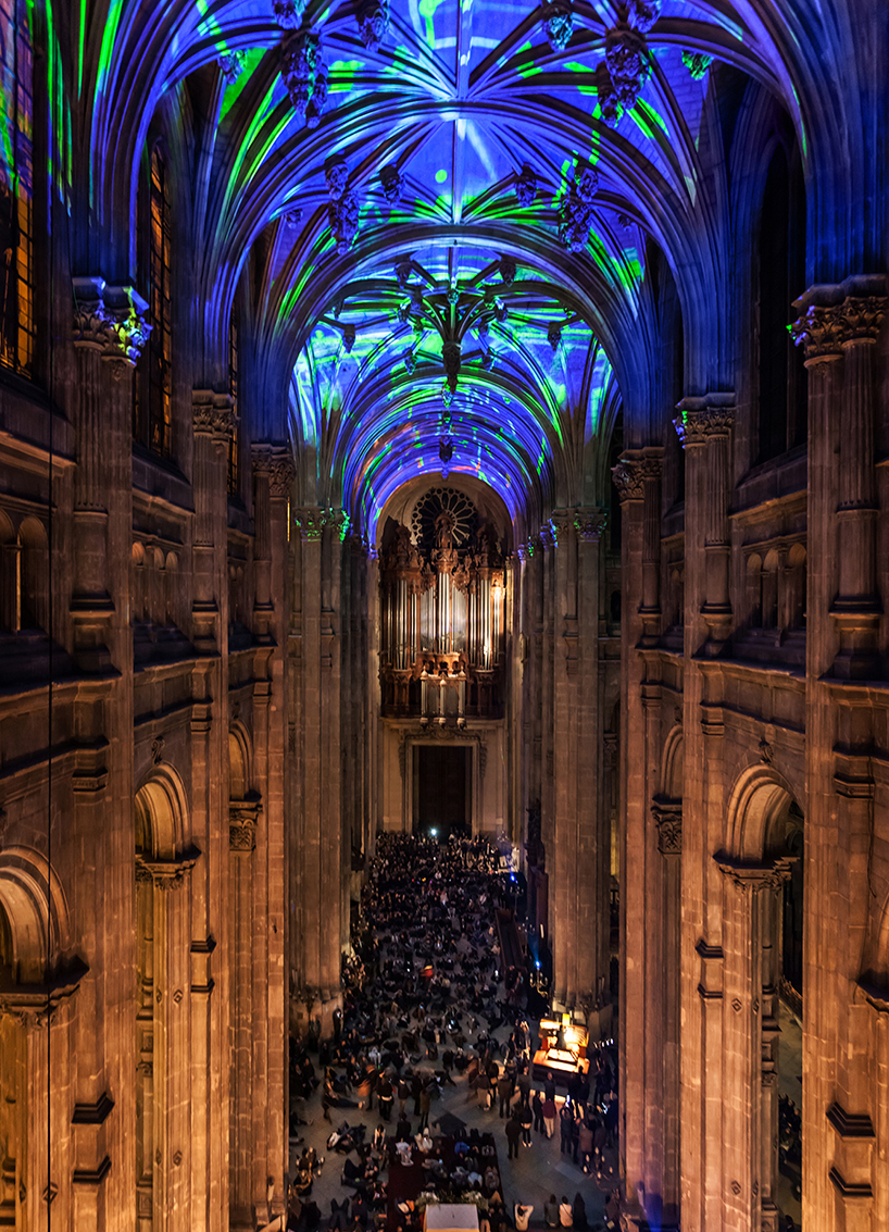 miguel-chevalier-voutes-celestes-nuit-blanche-saint-eustache-paris-designboom-013