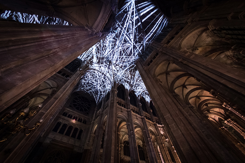 miguel-chevalier-voutes-celestes-nuit-blanche-saint-eustache-paris-designboom-07