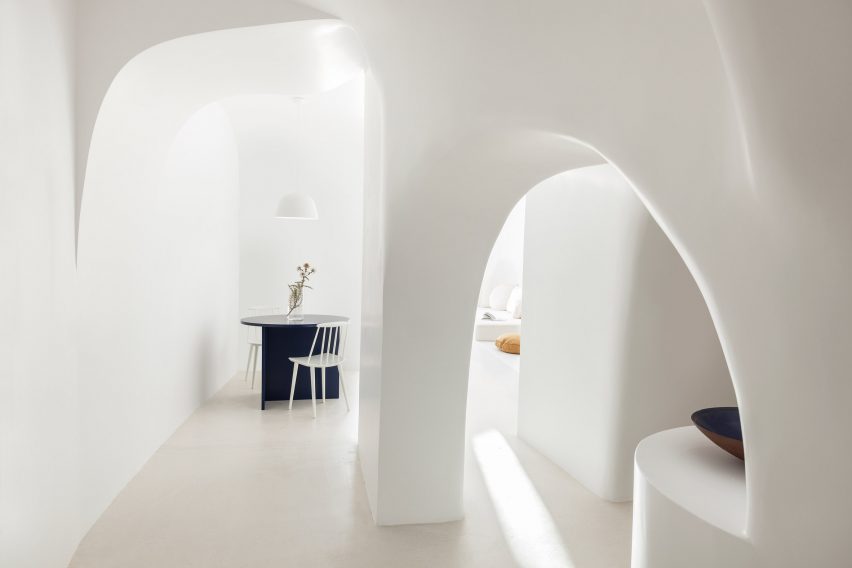 summer-residence-santorini-kapsimalis-architects-greece-architecture_dezeen_2364_hero-852x568