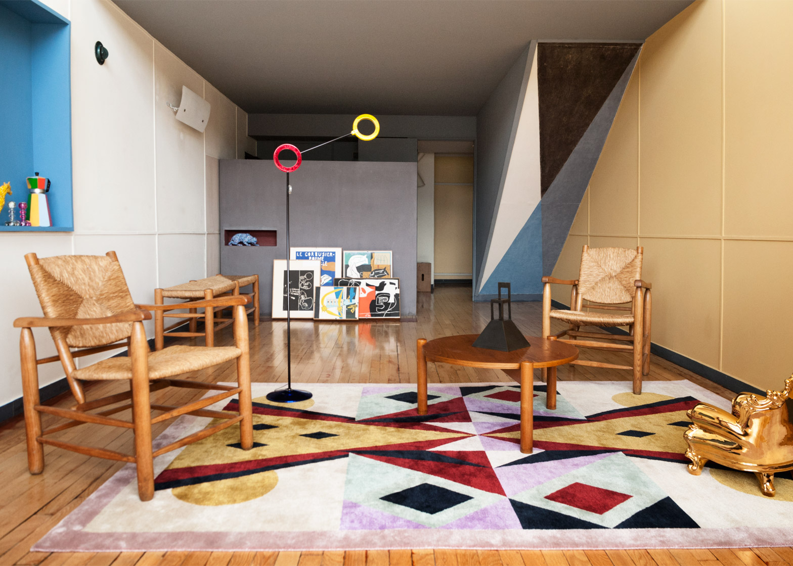 appartement-50-alessandro-mendini-cite-radieuse-corbusier_dezeen_1568_0