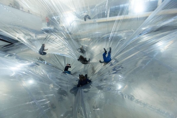 33_Tomas-Saraceno_On-Space-Time-Foam-600x400