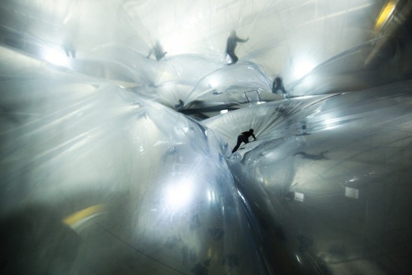 48_Tomas-Saraceno_On-Space-Time-Foam-600x400