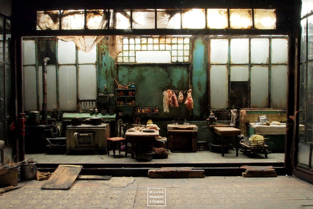 Hyperrealistic-Miniature-Film-Sets-2