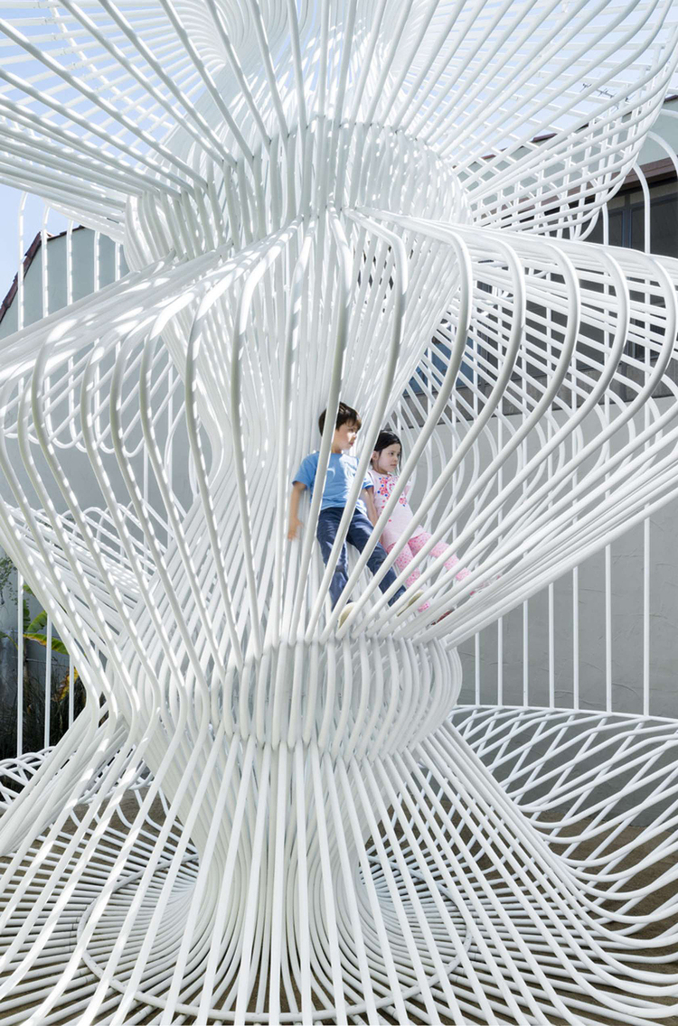 la-cage-aux-folles-tube-installation-wtarch-Materials-Applications-Los-Angeles-art-1
