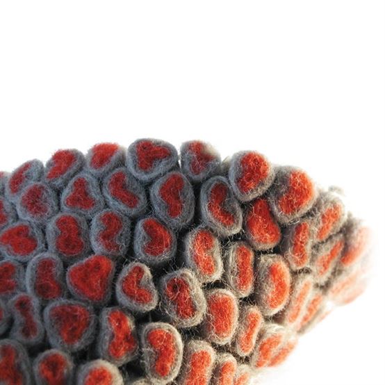 cocoon_handmade-texile_felt_grey-red_by-Dan-Yeffet-and-Justine-Bazus_02