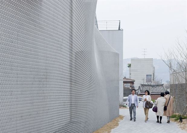 dezeen_Kukje-Gallery-by-SO-IL_ss_7