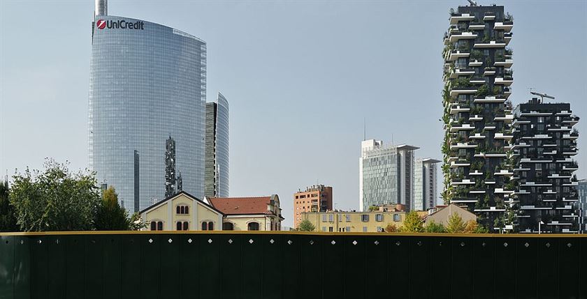 Project: Bosco Verticale. Firm: Stefano Boeri Architetti. Location: Milan. Photography by Paolo Rosselli. 