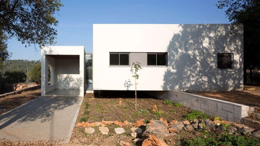 004-hsm-house-architecture-1050x591