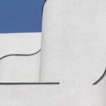 הפרדוקסאליות של הבתים הלבנים