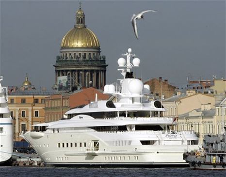 of-course-that-means-she-has-access-to-all-abramovichs-cool-toys-including-his-multiple-homes-and-fleet-of-superyachts