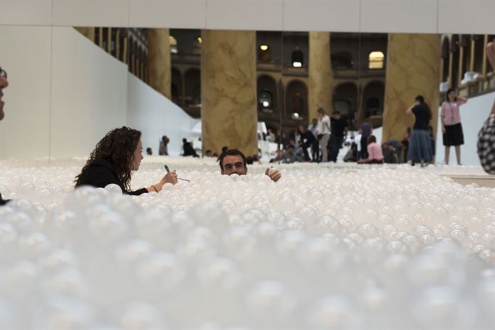 indoor-ball-pit-bubble-ocean-the-beach-snarkitecture-national-building-museum-5