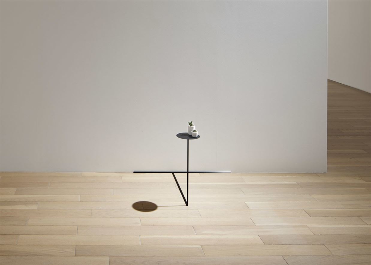Border-table_Eye-of-Gyre_Nendo_dezeen_1568_14