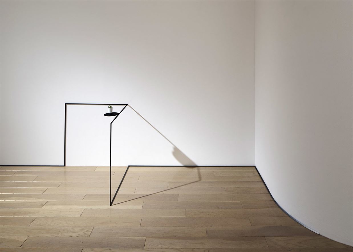 Border-table_Eye-of-Gyre_Nendo_dezeen_1568_15