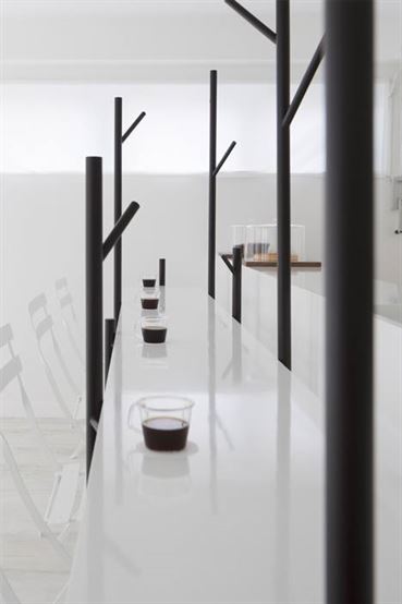 Cafe-Ki-by-id_dezeen_8