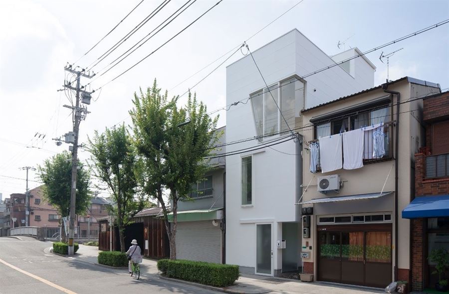 Northwest-Elevation-day-Photo_Yohei-Sasakura