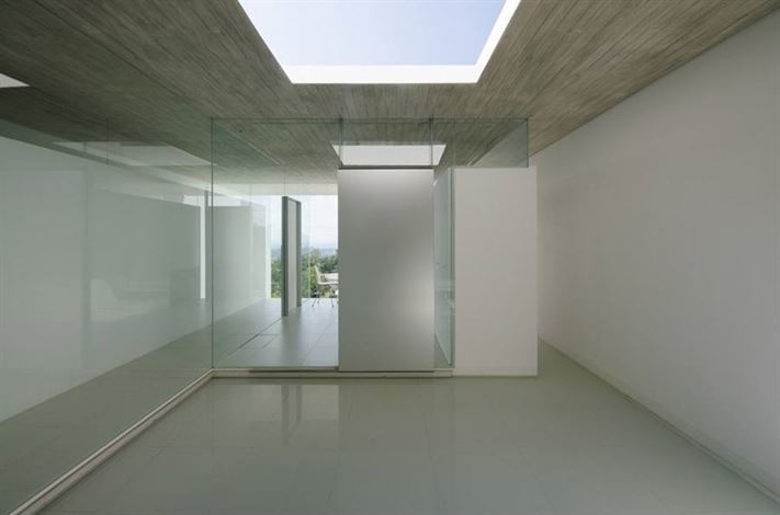thin-concrete-planes-define-mountain-home-japan-kubota-architect-atelier-10659-9389342