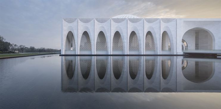 05-colonnade-at-dusk