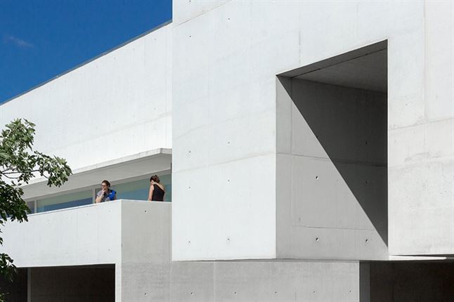 alvaro-siza-vieira-nadir-afonso-foundation-chaves-portugal-designboom-07