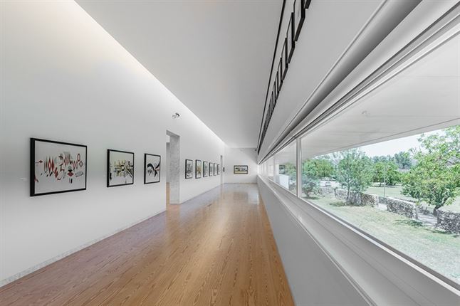 alvaro-siza-vieira-nadir-afonso-foundation-chaves-portugal-designboom-09