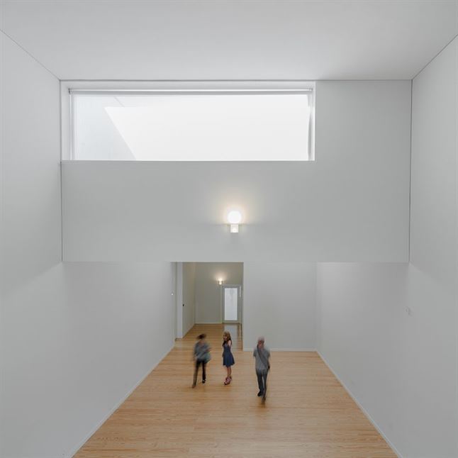 alvaro-siza-vieira-nadir-afonso-foundation-chaves-portugal-designboom-10