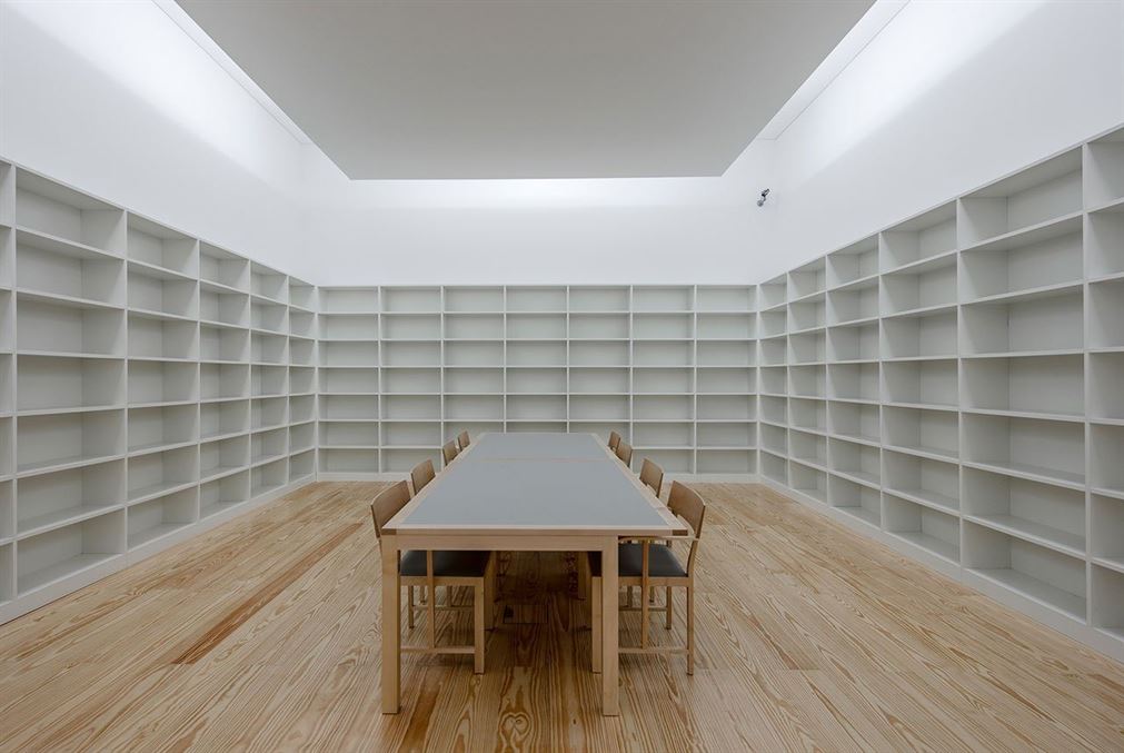 f26_nadir_afonso_foundation_chaves_portugal_by_alvaro_siza_vieira_photo_joao_morgado_yatzer