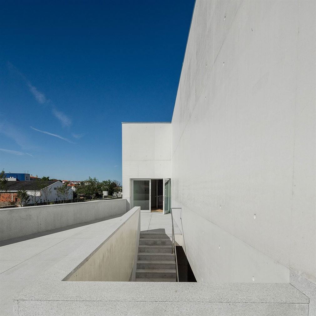 f6_nadir_afonso_foundation_chaves_portugal_by_alvaro_siza_vieira_photo_joao_morgado_yatzer
